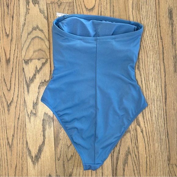 NWT Shade & Shore Women’s Shirred Ribbed Bandeau Cheeky One Piece Swimsuit Sz M - Picture 6 of 12
